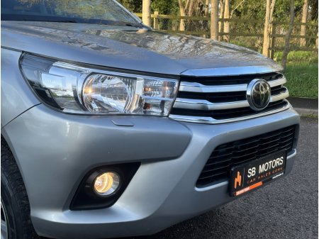 2018 Toyota Hilux - thumbnail 8