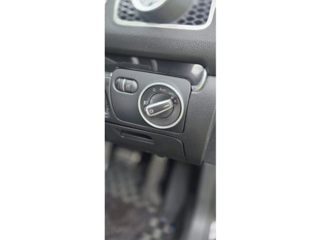 2010 Volkswagen Golf  €11,950 thumbnail