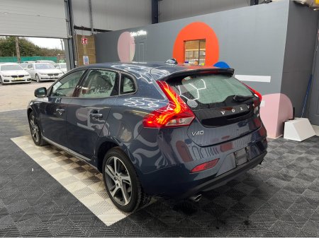 2018 Volvo V40 - view 4