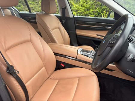 2011 BMW 7 Series - thumbnail 16
