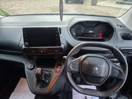 2020 Peugeot Partner - thumbnail 3