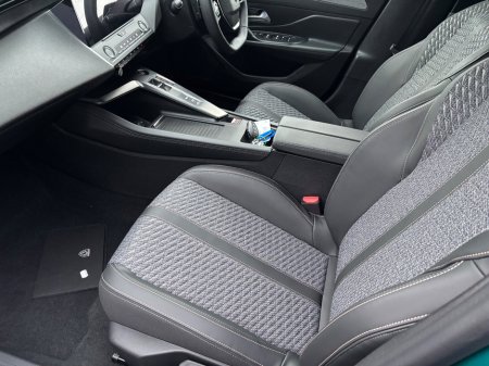 2026 Peugeot 308 1.2 MHEV 145BHP e-DCS6 Allure €35,100 thumbnail