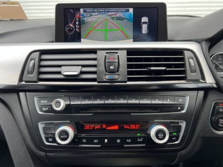 2013 BMW 3 Series - thumbnail 9