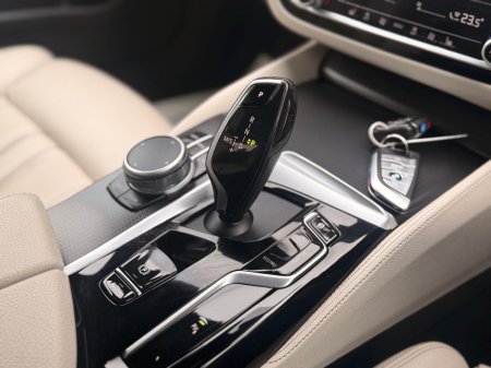 2022 BMW 5 Series - thumbnail 25