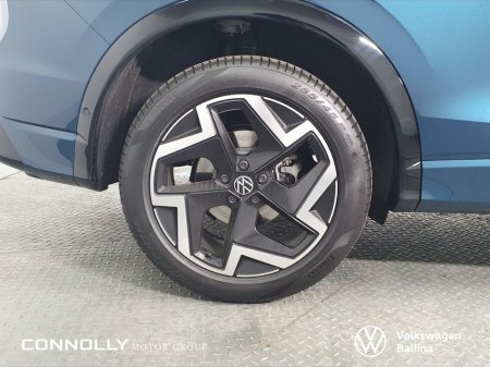 2026 Volkswagen Tiguan R-LINE thumbnail