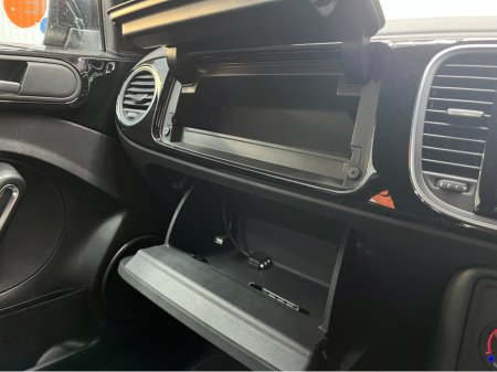 2016 Volkswagen Beetle €12950 2016 VOLKSWAGEN BEETLE DESIGN 1.2 AUTOMATIC / CRUISE CONTROL AND MORE €12,950 thumbnail