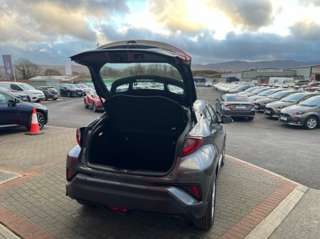 2023 Toyota C-HR ICON E6 4 DOHC thumbnail