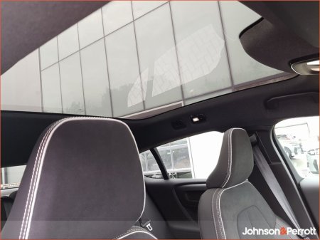 2025 Volvo EC40 82 kwh 252bhp Extended Range Plus (Adaptive Cruise / Glass Roof / BLIS) €46,900 thumbnail