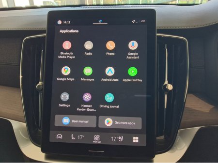 2025 Volvo XC90 T8 PHEV AWD AUTO PLUS - New Model - 7 Seats - Pan Roof - Black Leather - thumbnail