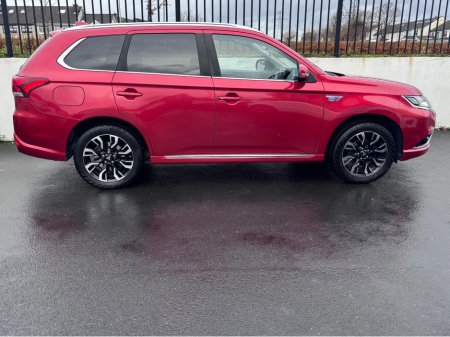 2016 Mitsubishi Outlander 2.0 G PHEV 200BHP 5DR // HIGH SPEC €13,695