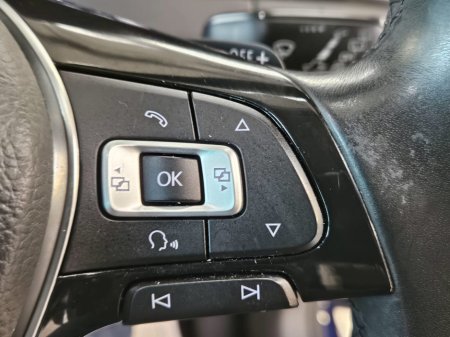 2017 Volkswagen Golf - thumbnail 9