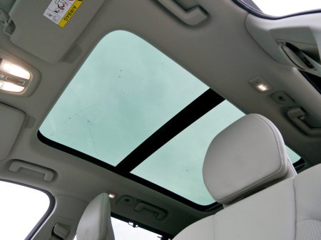 2025 Volvo XC90 T8 PHEV AWD Ultra Bright thumbnail