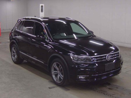 2018 Volkswagen Tiguan R-LINE 4MOTION AUTOMATIC 2.0 DIESEL //HIGH SPEC//HALF LEATHER HEATED SEATS//360 PARKING CAMERAS//KEYLESS ENTRY//ADAPTIVE CRUISE CONTROL//HEAD UP DISPLAY//