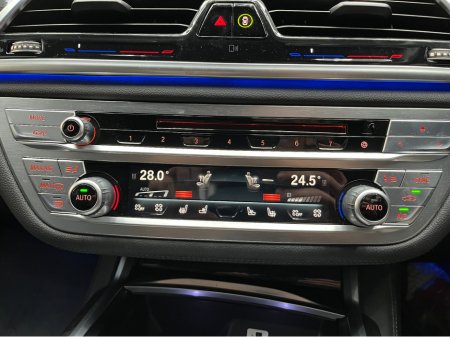 2016 BMW 7 Series 2016 BMW 740E IPERFORMANCE M-SPORT 2.0 AUTOMATIC / CRUISE CONTROL / 360° PARKING CAMERA / ELECTRIC MEMORY HEATED & MASSAGING SEATS / HEATED REAR SEATS / PANORAMIC SUNROOF / PADDLE SHIFTERS AND MORE thumbnail