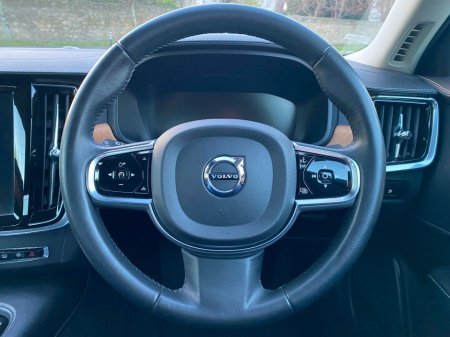 2020 Volvo S90 T8 INSCRIPTION PHEV €33,995 thumbnail