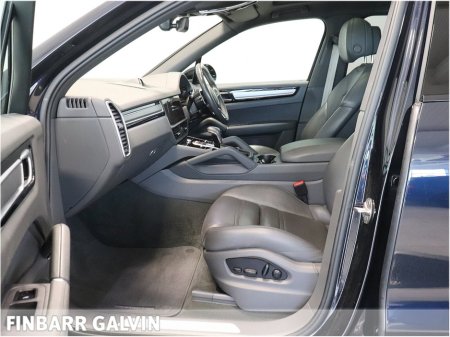 2022 Porsche Cayenne 3.0V6 E-Hybrid Platinum Edition 4WD Auto €71,950 thumbnail