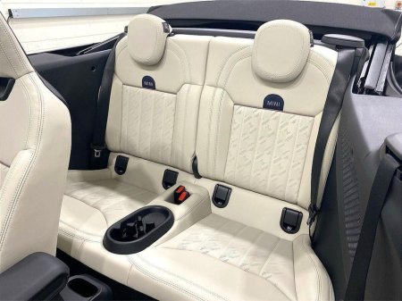 2025 MINI Convertible Cooper S €49,950 thumbnail