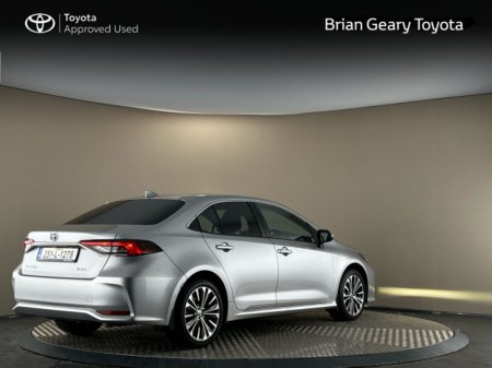2025 Toyota Corolla HYBRID LUNA SPORT SALOON €34,450
