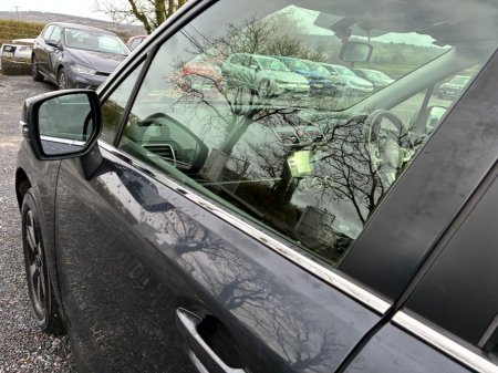 2016 Subaru Forester - thumbnail 17