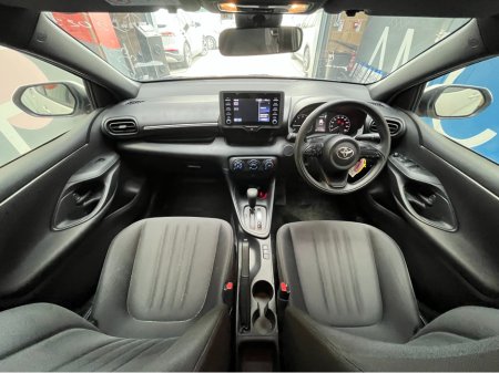 2022 Toyota Yaris - thumbnail 11