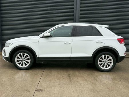 2024 Volkswagen T-Roc - thumbnail 4