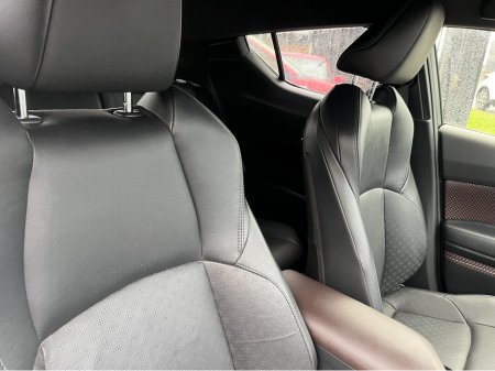 2019 Toyota C-HR 1.8 HYBRID AUTO LOW KM FULL LEATHER €19,950 thumbnail