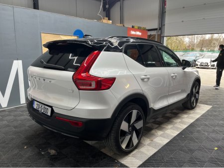 2023 Volvo XC40 - thumbnail 2