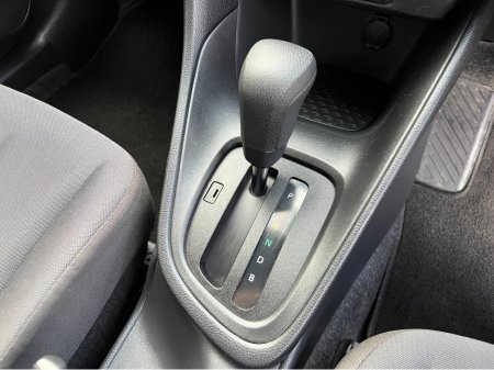 2021 Toyota Yaris - thumbnail 16