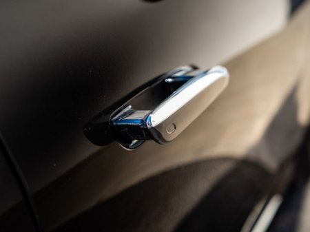 2024 Mercedes-Benz E Class E 220 D AMG LINE €66,950 thumbnail