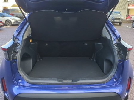 2025 Toyota Yaris Cross YARIS CROSS LUNA thumbnail