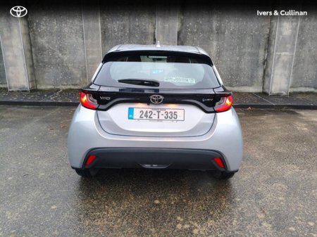 2024 Toyota Yaris Yaris Hybrid 115 Luna €25,750 thumbnail
