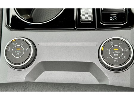 2025 Volkswagen Touareg - thumbnail 23