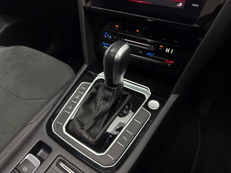 2024 Volkswagen Arteon R LINE 1.4TSI PHEV DSG *PAN ROOF* €41,990 thumbnail