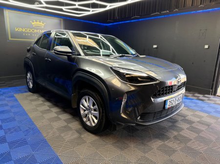 2025 Toyota Yaris Cross - thumbnail 3