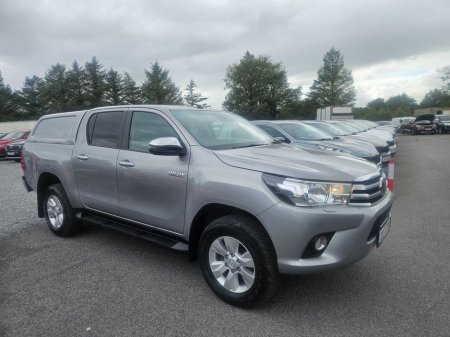 2020 Toyota Hilux Double CAB SR5 4DR €33,990