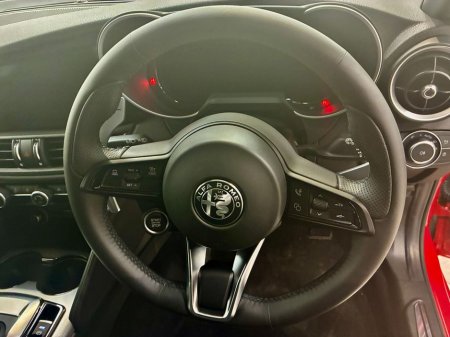 2026 Alfa Romeo Giulia Veloce €69,995 thumbnail