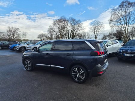 2019 Peugeot 5008 - view 2