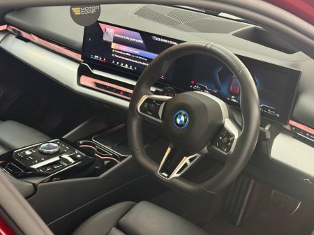 2025 BMW 5 Series 550E M SPORT PRO XDRIVE thumbnail