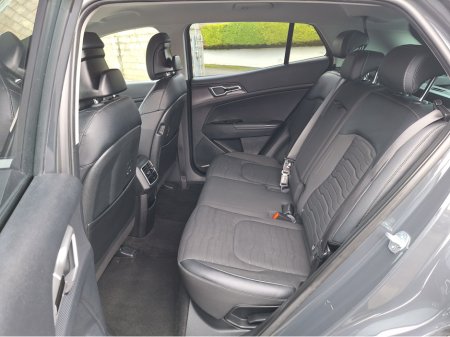 2023 Kia Sportage - thumbnail 7