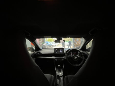 2021 Toyota Yaris - thumbnail 11