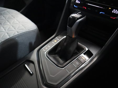 2022 Volkswagen Tiguan *98* LIFE TSI PHEV S-A DSG €29,700 thumbnail