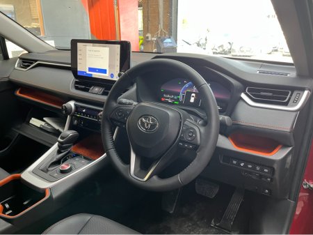 2025 Toyota Rav4 - thumbnail 9