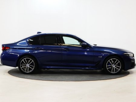 2023 BMW 5 Series - photo 2