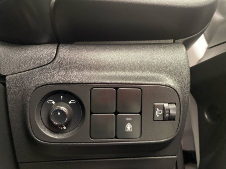 2023 Citroen C3 - thumbnail 18