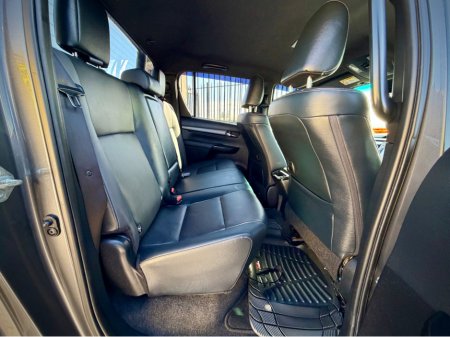 2024 Toyota Hilux - thumbnail 10