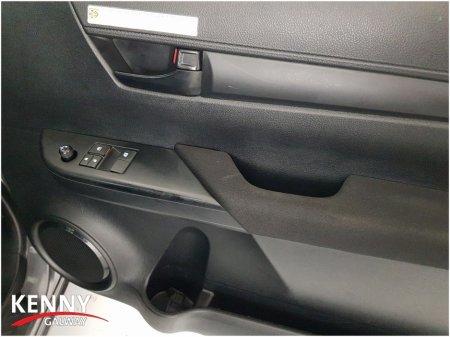2022 Toyota Hilux 2.4 DLX SINGLE CAB 2DR €31,990 thumbnail