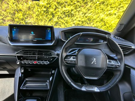 2023 Peugeot 2008 - thumbnail 14