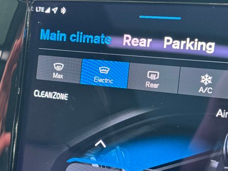 2022 Volvo XC60 B4 AWD MOMENTUM WITH EXTRAS €39,995 thumbnail