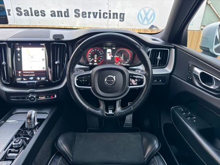 2018 Volvo XC60 2.0 T8 R-DESIGN PRO AWD 303PS AUTO B4 MOMENTUM 197HP 5DR A €29,800 thumbnail