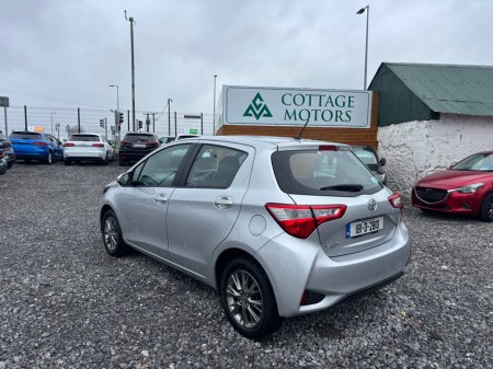 2018 Toyota Yaris - thumbnail 9